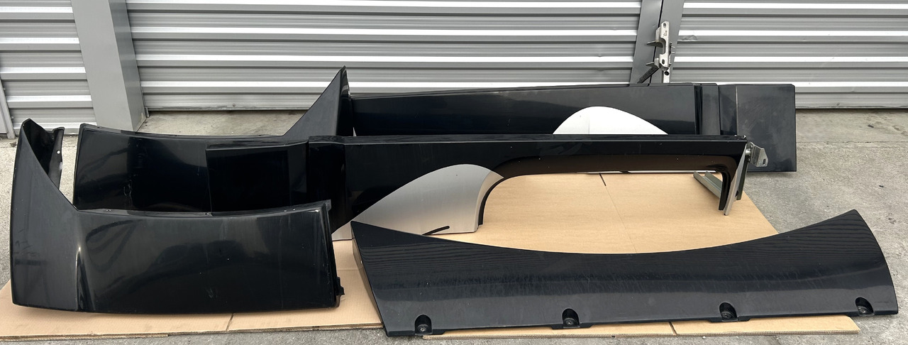 DAF A SET OF DAF XF 106 SPOILER - Peça universal: foto 1 DAF A SET OF DAF XF 106 SPOILER - Peça universal: foto 1