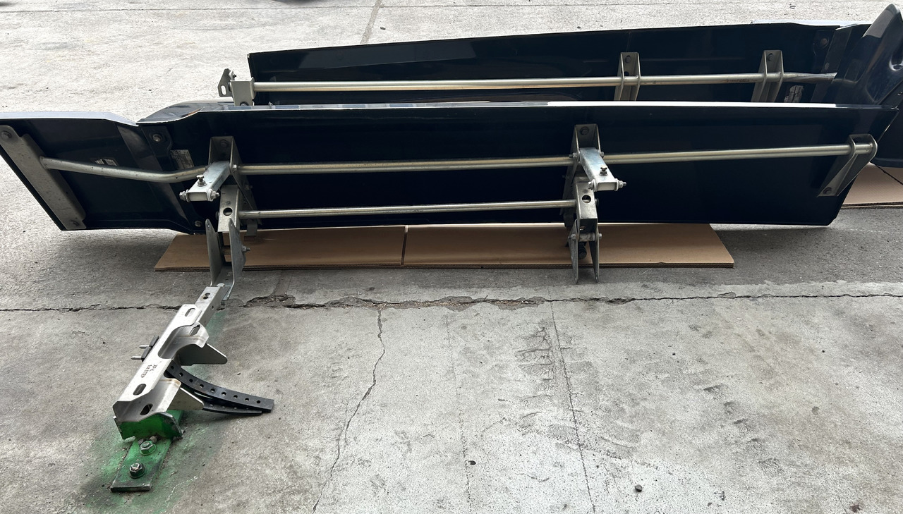 Peça universal DAF A SET OF DAF XF 106 SPOILER: foto 10