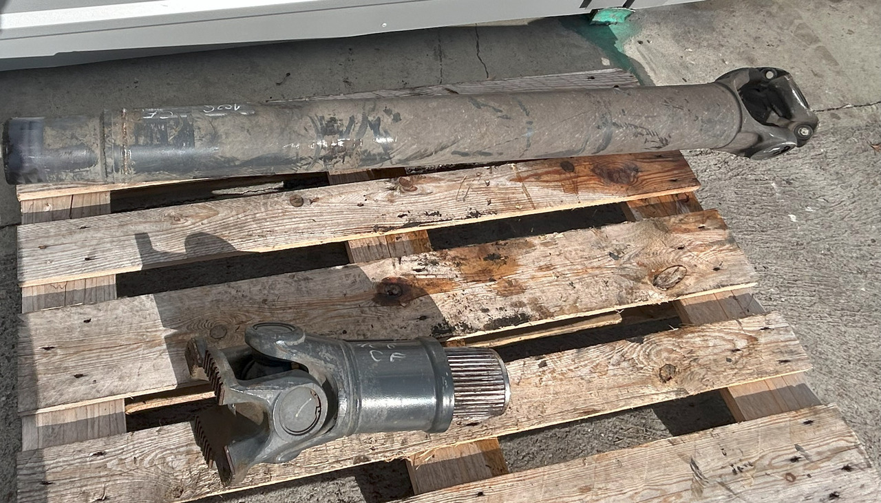 DAF CF EURO 6 440 DRIVE SHAFT LENGTH 1640 MM - Veio de transmissão: foto 2 DAF CF EURO 6 440 DRIVE SHAFT LENGTH 1640 MM - Veio de transmissão: foto 2