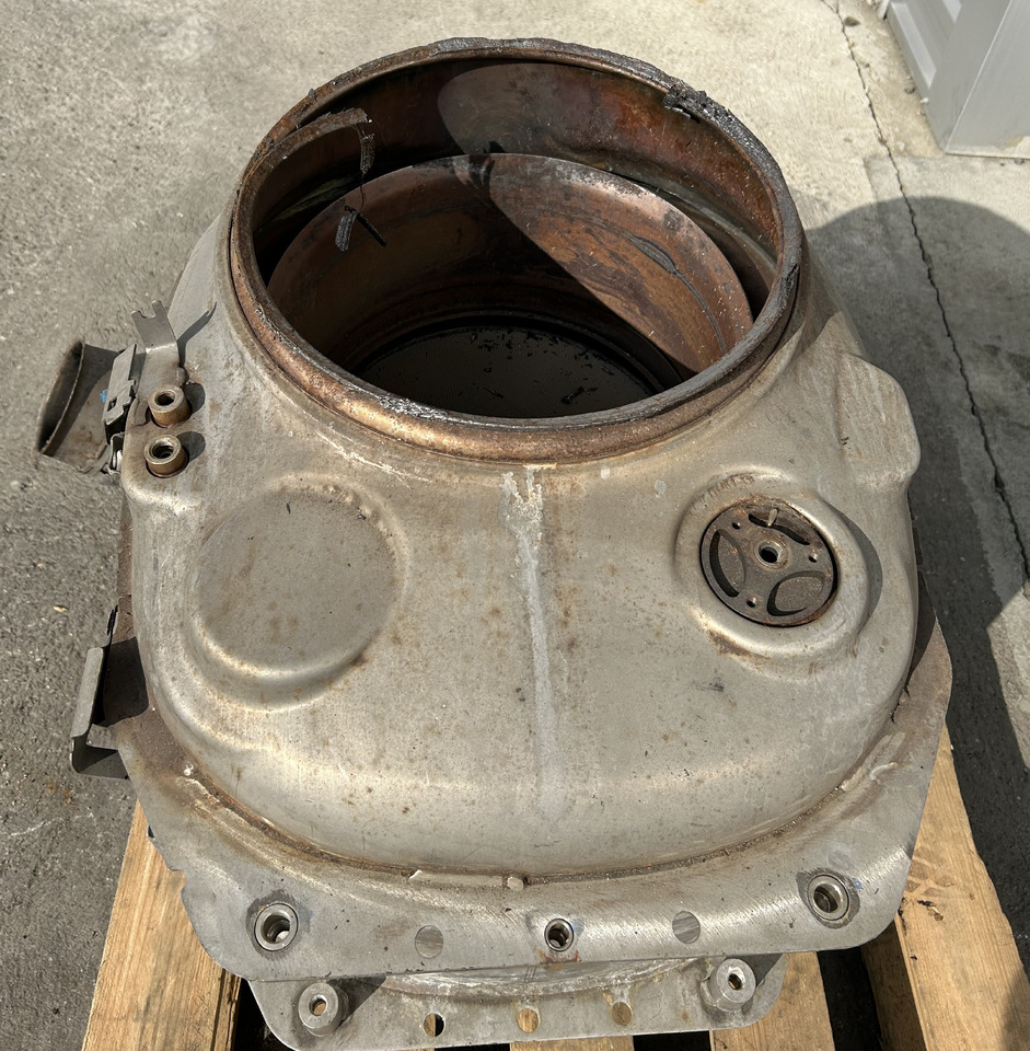 DAF DPF CATALYTIC CONVERTER DAF XF 106 - Conversor catalítico: foto 2 DAF DPF CATALYTIC CONVERTER DAF XF 106 - Conversor catalítico: foto 2