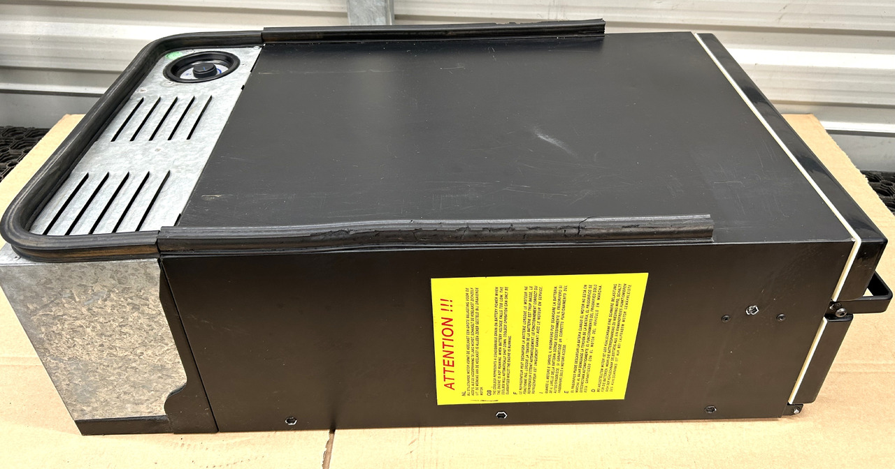 DAF REFRIGERATOR FOR DAF XF 106 - Peça universal: foto 1 DAF REFRIGERATOR FOR DAF XF 106 - Peça universal: foto 1