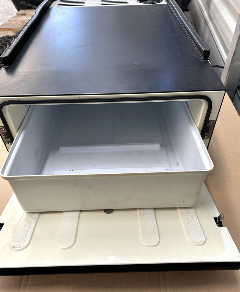 DAF REFRIGERATOR FOR DAF XF 106 - Peça universal: foto 4 DAF REFRIGERATOR FOR DAF XF 106 - Peça universal: foto 4