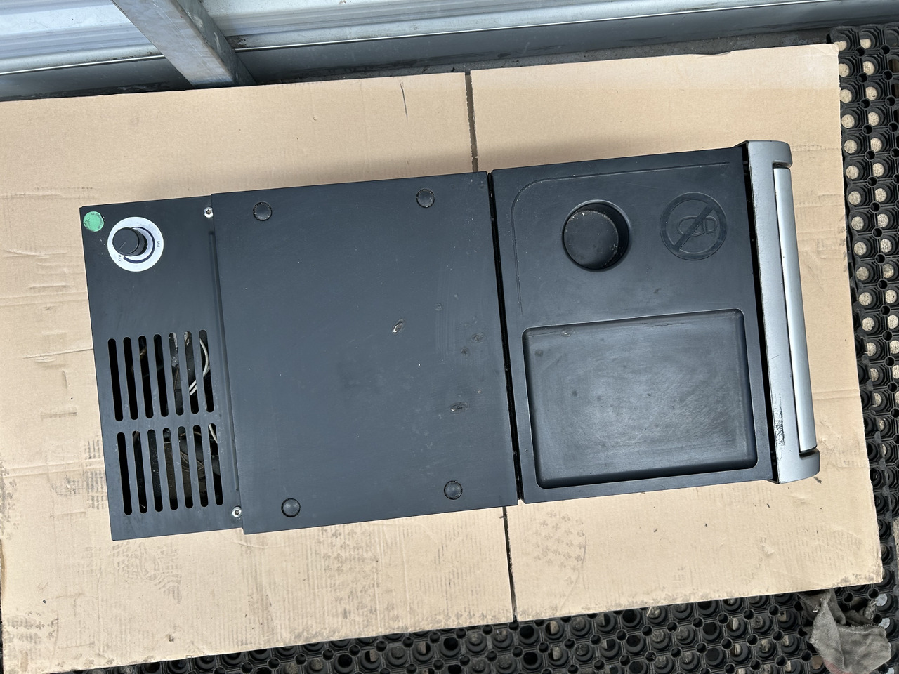 DAF REFRIGERATOR FOR DAF XF 106 - Peça universal: foto 3 DAF REFRIGERATOR FOR DAF XF 106 - Peça universal: foto 3