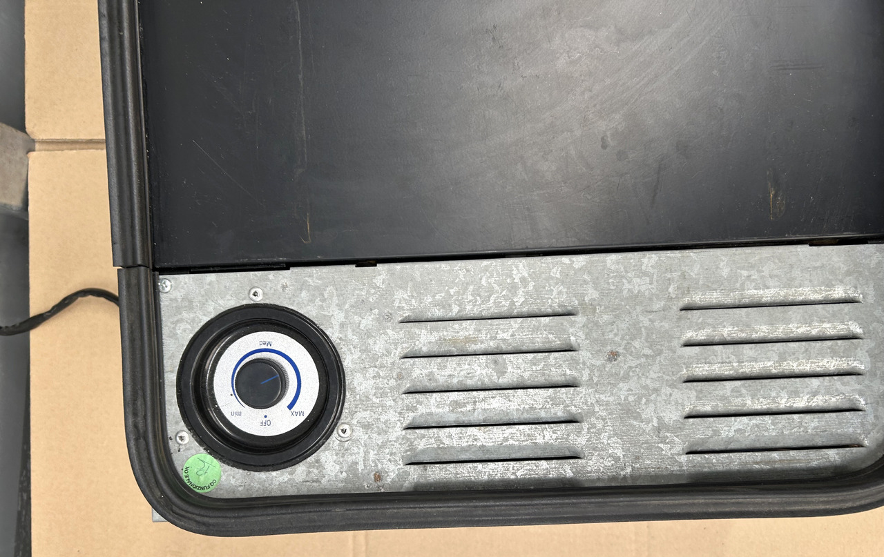 DAF REFRIGERATOR FOR DAF XF 106 - Peça universal: foto 3 DAF REFRIGERATOR FOR DAF XF 106 - Peça universal: foto 3