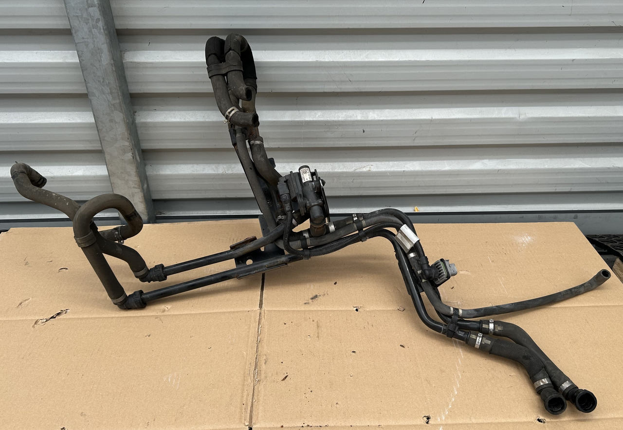 DAF TUBE THREE-WAY VALVE WEBASTO WATER 9036682 - Peça de ar condicionado: foto 1 DAF TUBE THREE-WAY VALVE WEBASTO WATER 9036682 - Peça de ar condicionado: foto 1