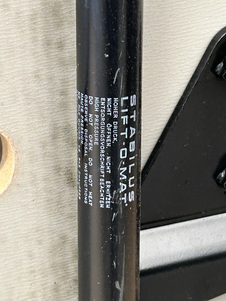 DAF UNTERES BETT BETT DAF XF 106 LIFT SUPER SPACE CAB - Peça universal: foto 3 DAF UNTERES BETT BETT DAF XF 106 LIFT SUPER SPACE CAB - Peça universal: foto 3