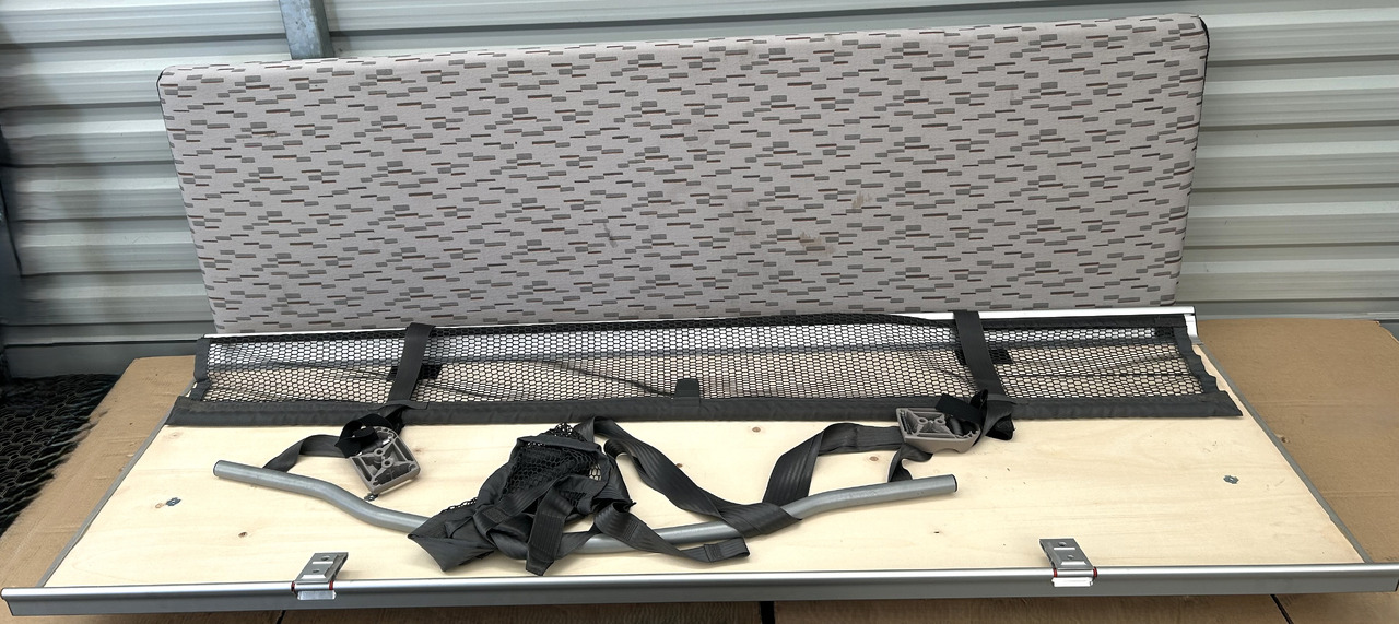 DAF UPPER BED COUCH WITH MATTRESS DAF SUPER SPACE CAB - Peça universal: foto 1 DAF UPPER BED COUCH WITH MATTRESS DAF SUPER SPACE CAB - Peça universal: foto 1