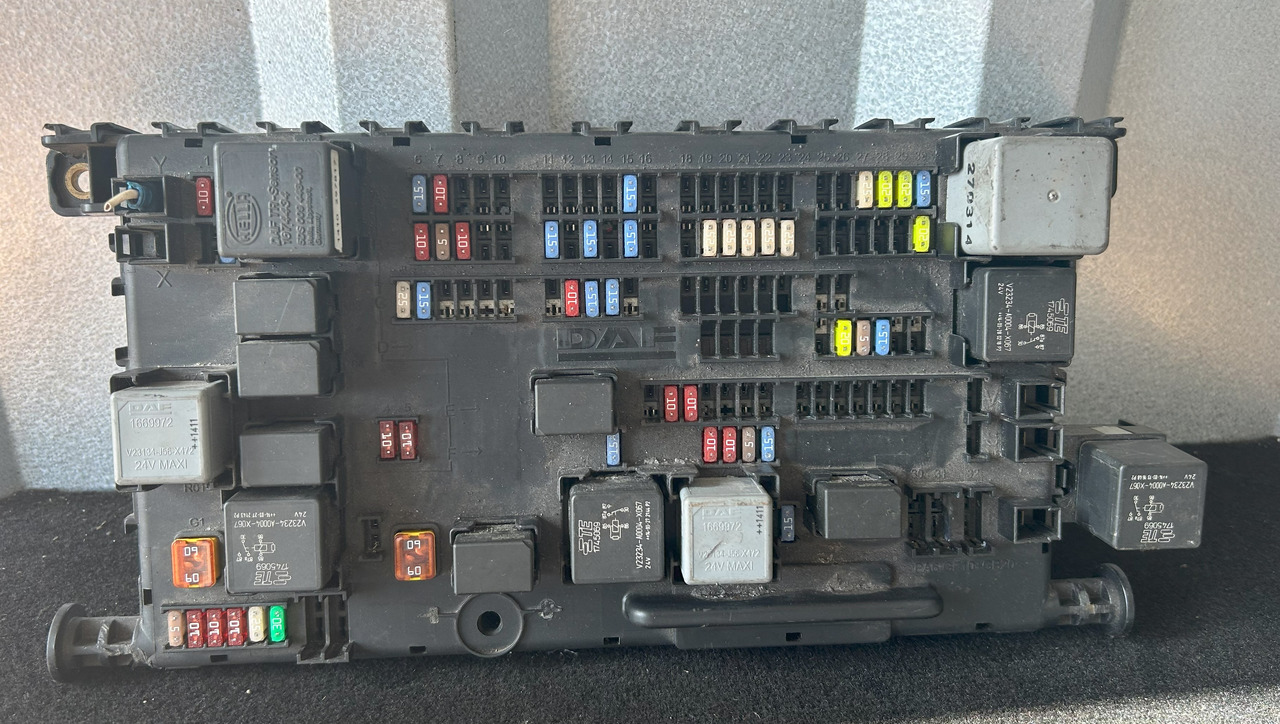 DAF XF 106 FUSE BOX - Fusível: foto 1 DAF XF 106 FUSE BOX - Fusível: foto 1