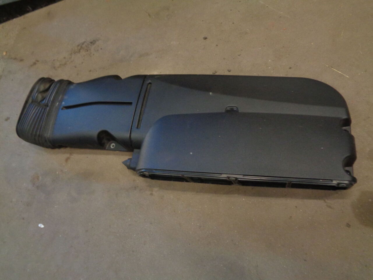 DAF XF 106 Komin Powietrza DAF XF 106 1935598 DAF XF 106 truck - Carroceria e exterior de Caminhão: foto 2 DAF XF 106 Komin Powietrza DAF XF 106 1935598 DAF XF 106 truck - Carroceria e exterior de Caminhão: foto 2