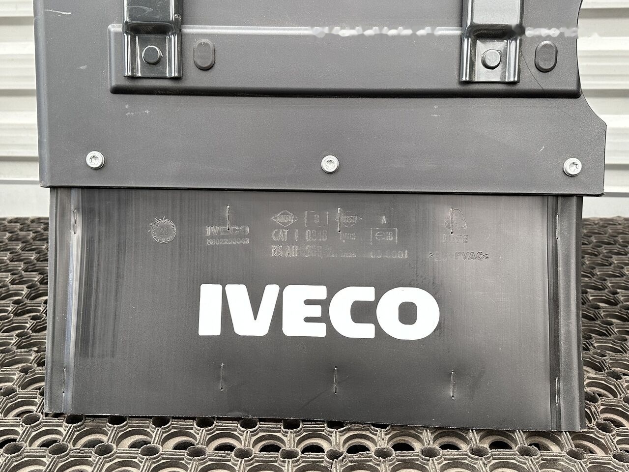 IVECO EUROCARGO 5801551258 - Para-lama de Caminhão: foto 4 IVECO EUROCARGO 5801551258 - Para-lama de Caminhão: foto 4