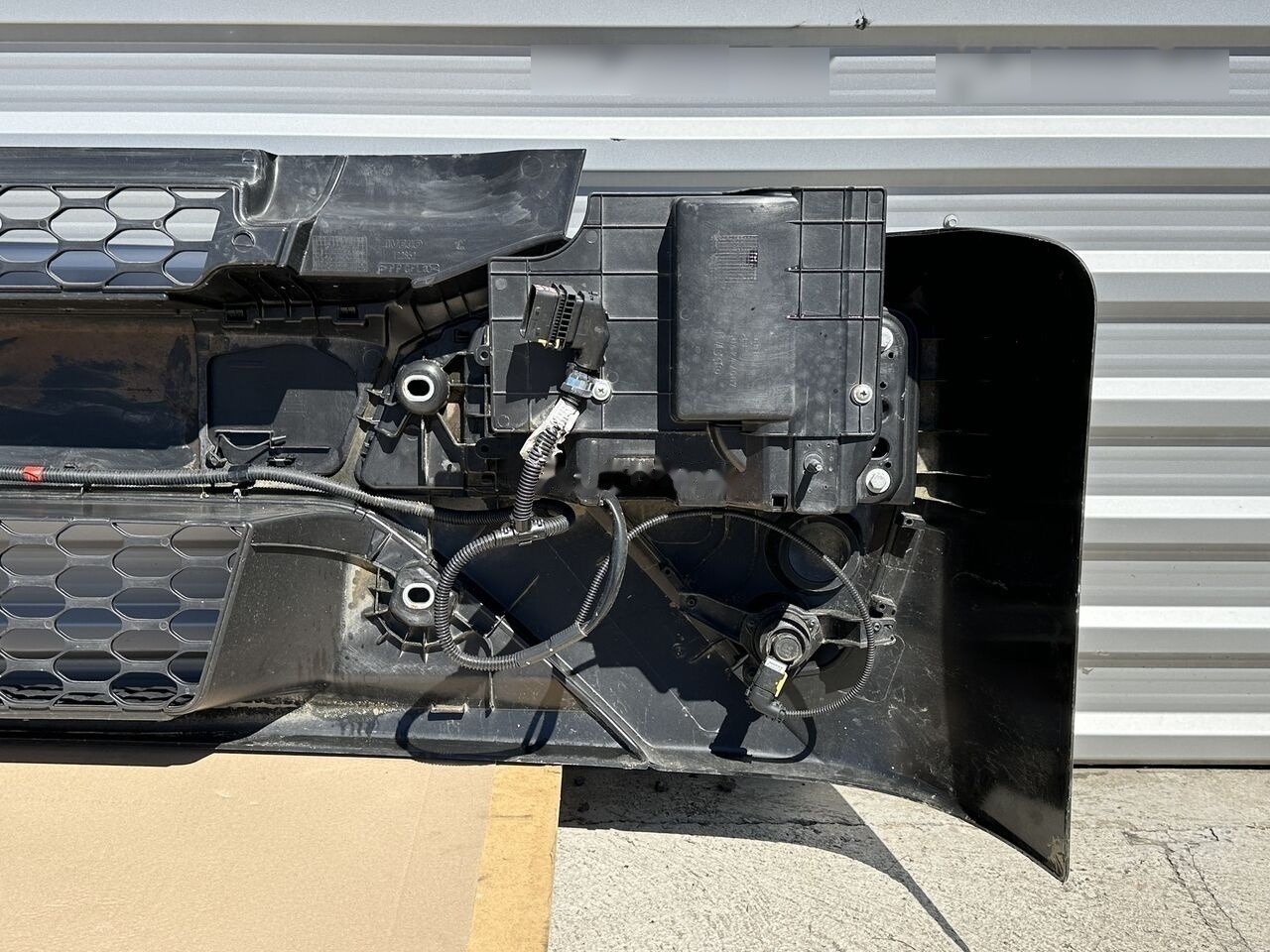 IVECO EUROCARGO/ 5801690602 / 5801745452 / 5801745449 IVECO 5801690602 / 5801745452 / 5801745449 - Para-choque de Caminhão: foto 4 IVECO EUROCARGO/ 5801690602 / 5801745452 / 5801745449 IVECO 5801690602 / 5801745452 / 5801745449 - Para-choque de Caminhão: foto 4