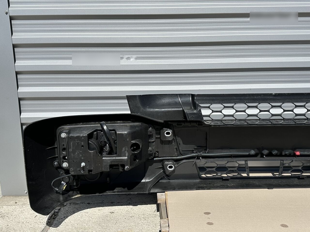 IVECO EUROCARGO STRALIS 5801696199 / 5801745452 / 5801745449 - Para-choque de Caminhão: foto 5 IVECO EUROCARGO STRALIS 5801696199 / 5801745452 / 5801745449 - Para-choque de Caminhão: foto 5