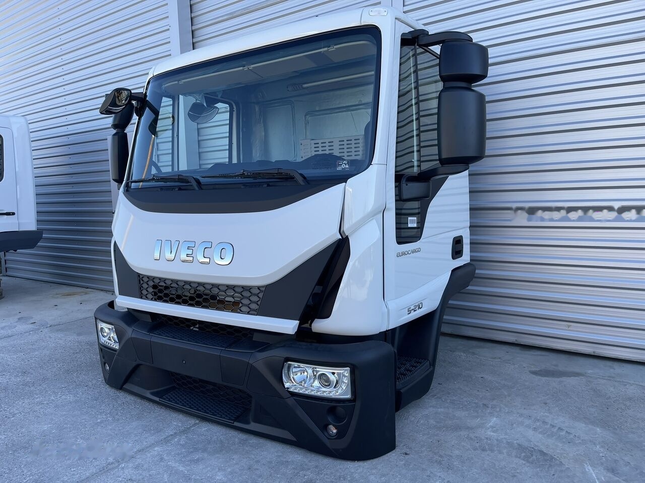 IVECO Eurocargo 75,120,150 for IVECO Eurocargo DAY cabine Fahrerhaus Cab - Cabine de Automóvel: foto 1 IVECO Eurocargo 75,120,150 for IVECO Eurocargo DAY cabine Fahrerhaus Cab - Cabine de Automóvel: foto 1
