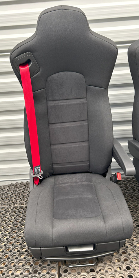 IVECO NEW SEAT IVECO S-WAY - Banco: foto 1 IVECO NEW SEAT IVECO S-WAY - Banco: foto 1