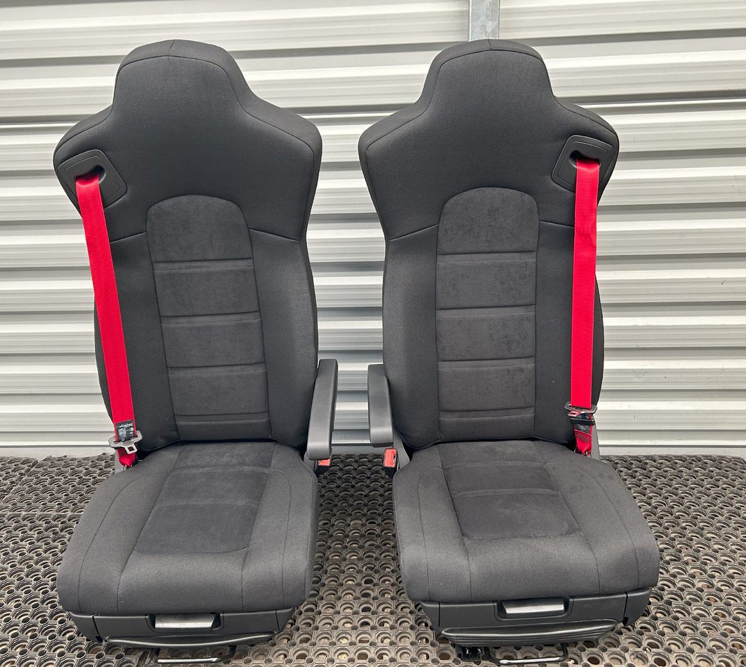 IVECO NEW SET OF SEATS IVECO S-WAY - Banco: foto 1 IVECO NEW SET OF SEATS IVECO S-WAY - Banco: foto 1
