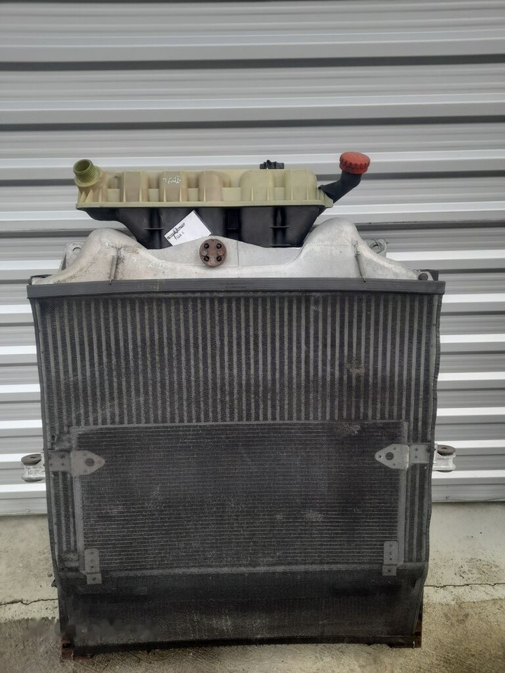MAN TGA 81061016477 - Intercooler de Caminhão: foto 1 MAN TGA 81061016477 - Intercooler de Caminhão: foto 1