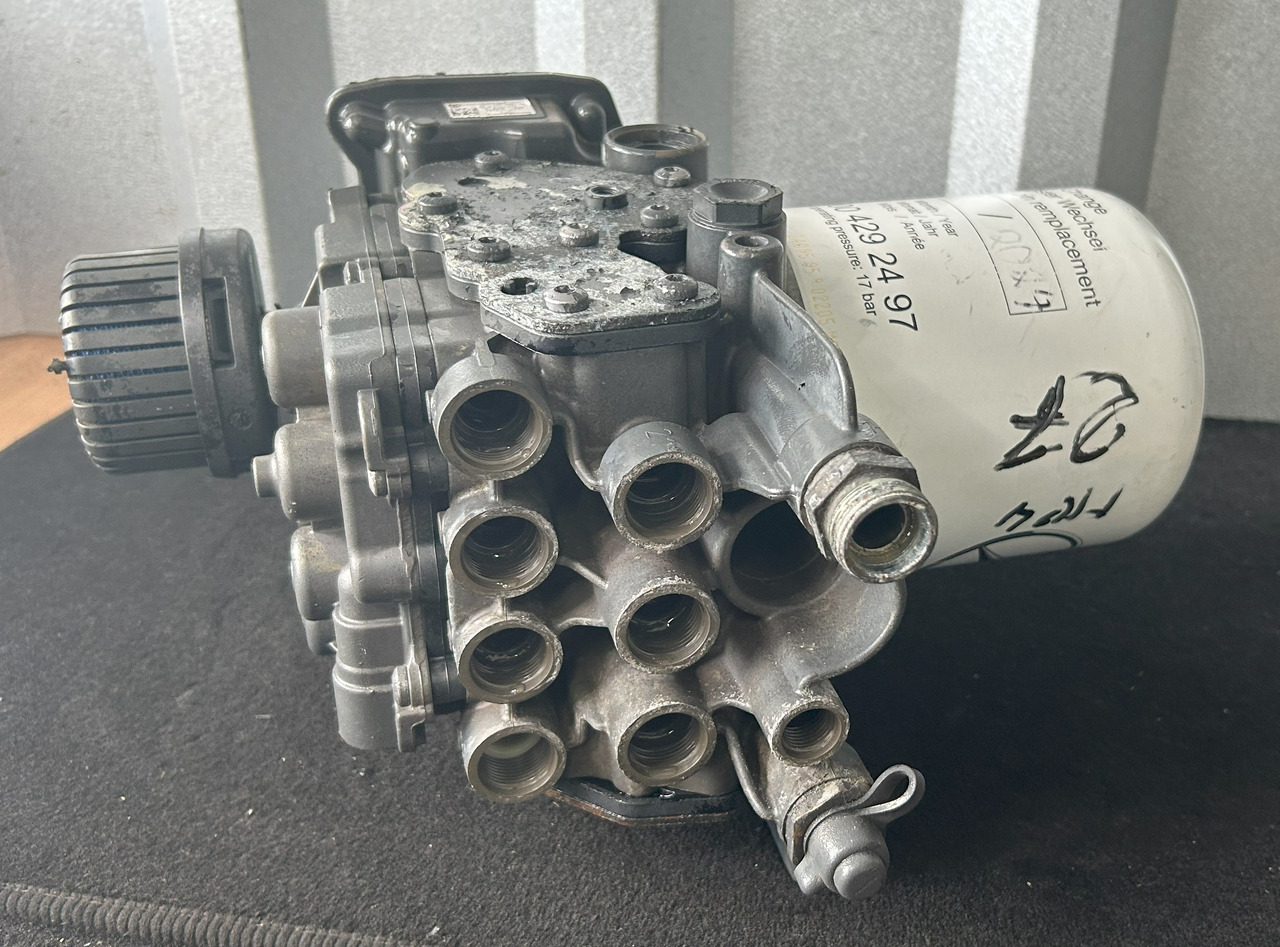 MERCEDES-BENZ ACTROS MP4 EAPU AIR DRYER EL 2204 K138271 - Peças de freio de Caminhão: foto 4 MERCEDES-BENZ ACTROS MP4 EAPU AIR DRYER EL 2204 K138271 - Peças de freio de Caminhão: foto 4