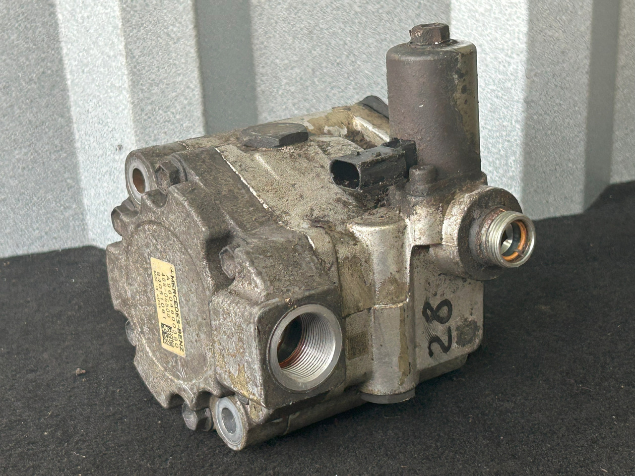 MERCEDES-BENZ ACTROS MP4 POWER STEERING PUMP - Bomba de direção de Caminhão: foto 3 MERCEDES-BENZ ACTROS MP4 POWER STEERING PUMP - Bomba de direção de Caminhão: foto 3