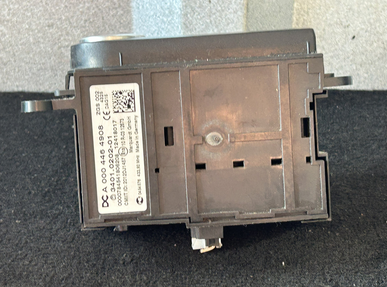 MERCEDES-BENZ ACTROS MP4 START/STOP IGNITION SWITCH - Painel de instrumentos de Caminhão: foto 3 MERCEDES-BENZ ACTROS MP4 START/STOP IGNITION SWITCH - Painel de instrumentos de Caminhão: foto 3