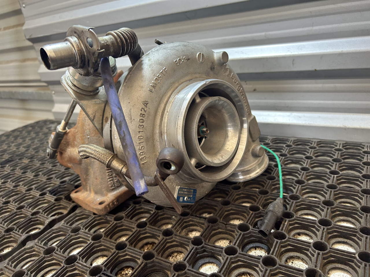 MERCEDES BorgWarner MERCEDES ACTROS MP4 - Turbocompressor de Caminhão: foto 1 MERCEDES BorgWarner MERCEDES ACTROS MP4 - Turbocompressor de Caminhão: foto 1