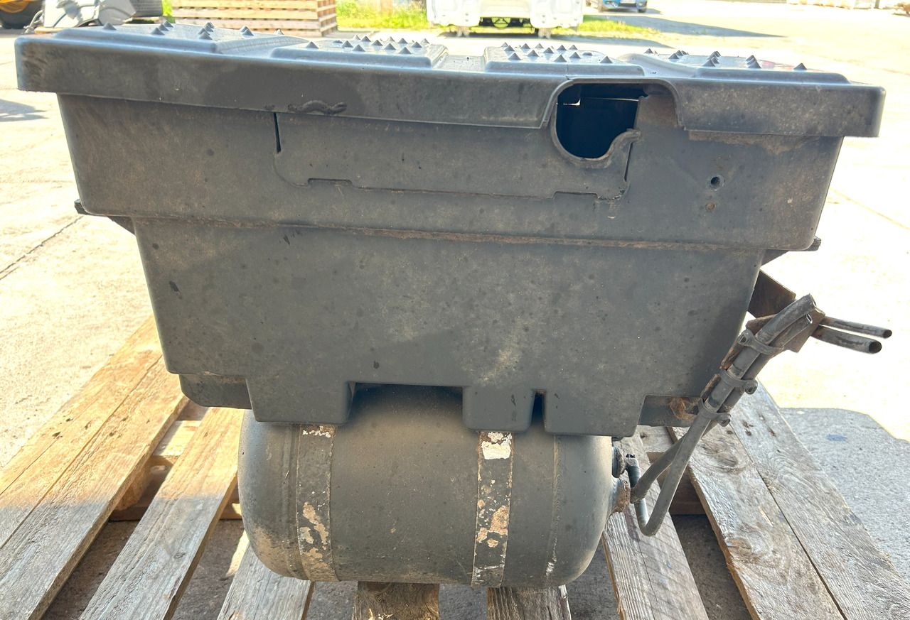 Bateria automotiva de Caminhão Mercedes AROCS MP4 BATTERY BOX WITH CYLINDERS: foto 7