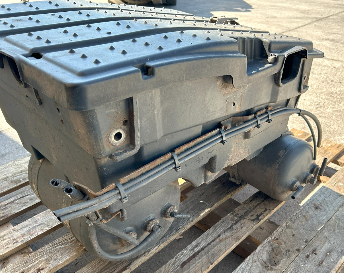 Bateria automotiva de Caminhão Mercedes AROCS MP4 BATTERY BOX WITH CYLINDERS: foto 8