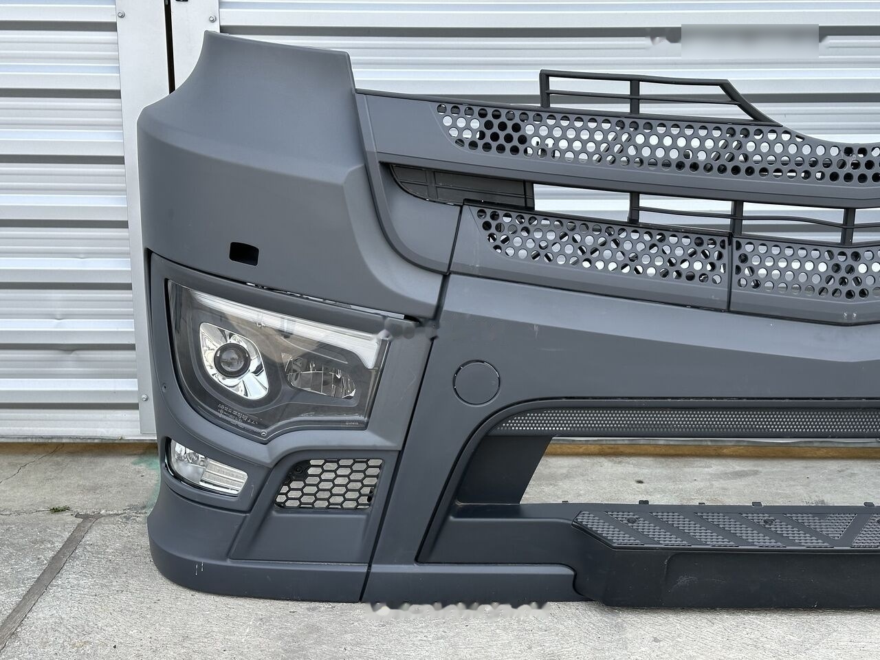 Mercedes-Benz ACTROS MP4 MP5 A9618203159 A9618203059 Mercedes-Benz A 9608801690 A9618203159 A9618203059 - Para-choque de Caminhão: foto 3 Mercedes-Benz ACTROS MP4 MP5 A9618203159 A9618203059 Mercedes-Benz A 9608801690 A9618203159 A9618203059 - Para-choque de Caminhão: foto 3