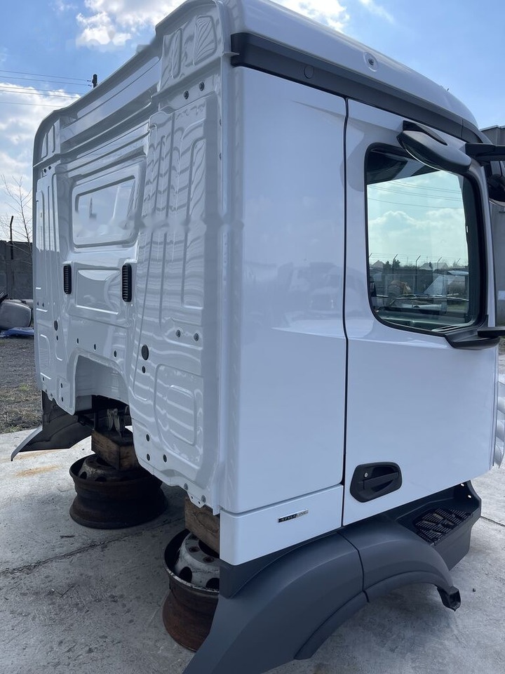 Cabine nuevo Mercedes-Benz Actros MP4  for Mercedes-Benz ACTROS ANTOS AXOR: foto 9