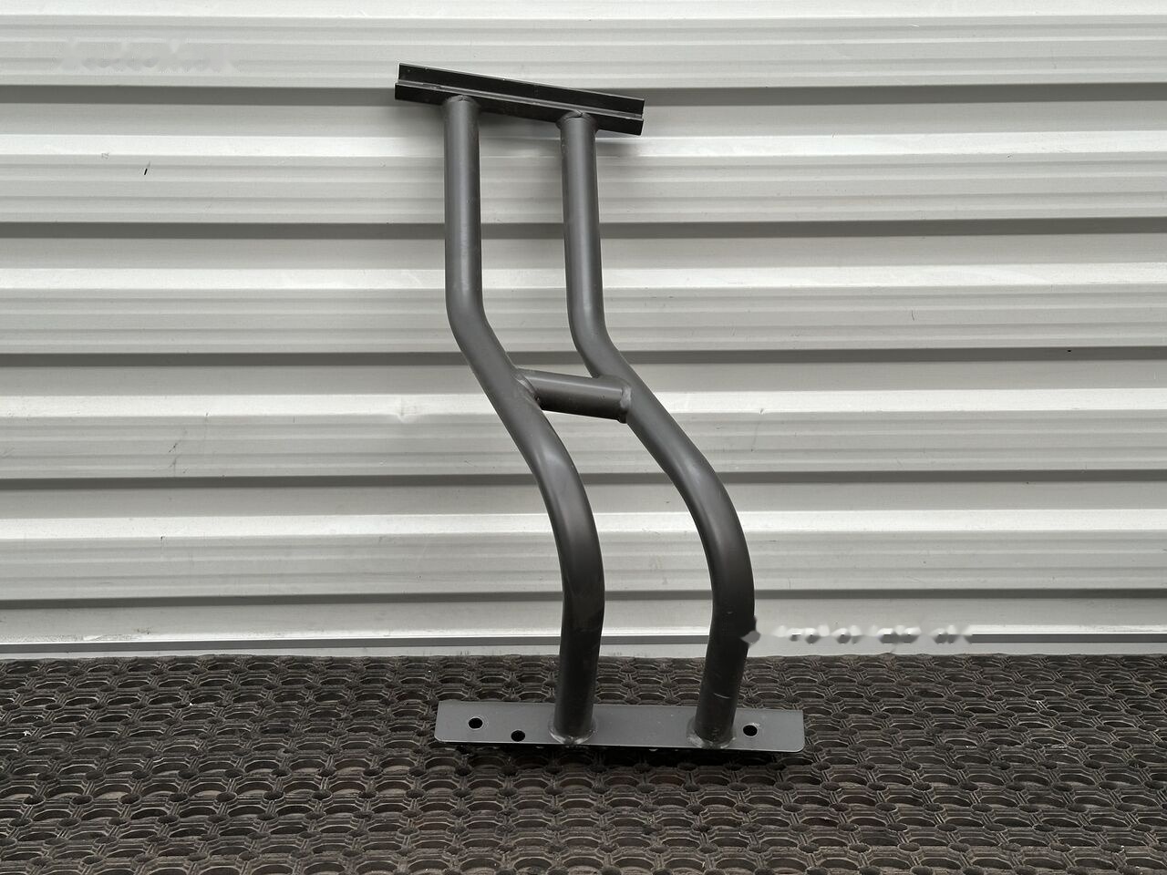 WSPORNIK STOPNIA / STEP SUPPORT IVECO EUROCARGO - Cabine e interior de Caminhão: foto 1 WSPORNIK STOPNIA / STEP SUPPORT IVECO EUROCARGO - Cabine e interior de Caminhão: foto 1