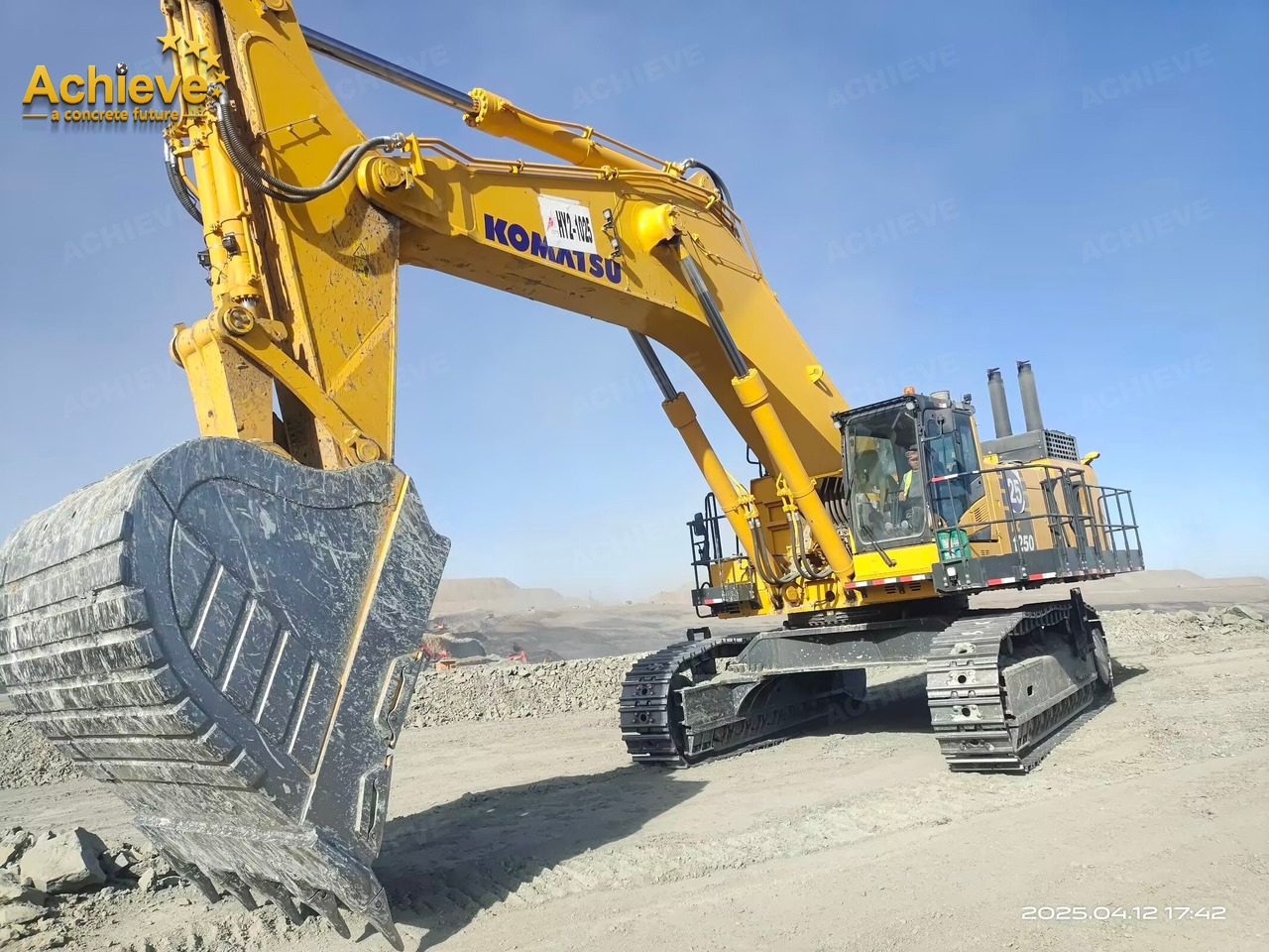 Komatsu 【ACHIEVE】TOP CONDITION!!! PC1250-11R 2024 3181h Horsepower (HP) 758 HP @ 1,800 rpm Operating weight (lbs) 269,300 - 272,600 Bucket Capacity (yd3) 5.3-9.5 - Escavadora de rastos: foto 2 Komatsu 【ACHIEVE】TOP CONDITION!!! PC1250-11R 2024 3181h Horsepower (HP) 758 HP @ 1,800 rpm Operating weight (lbs) 269,300 - 272,600 Bucket Capacity (yd3) 5.3-9.5 - Escavadora de rastos: foto 2