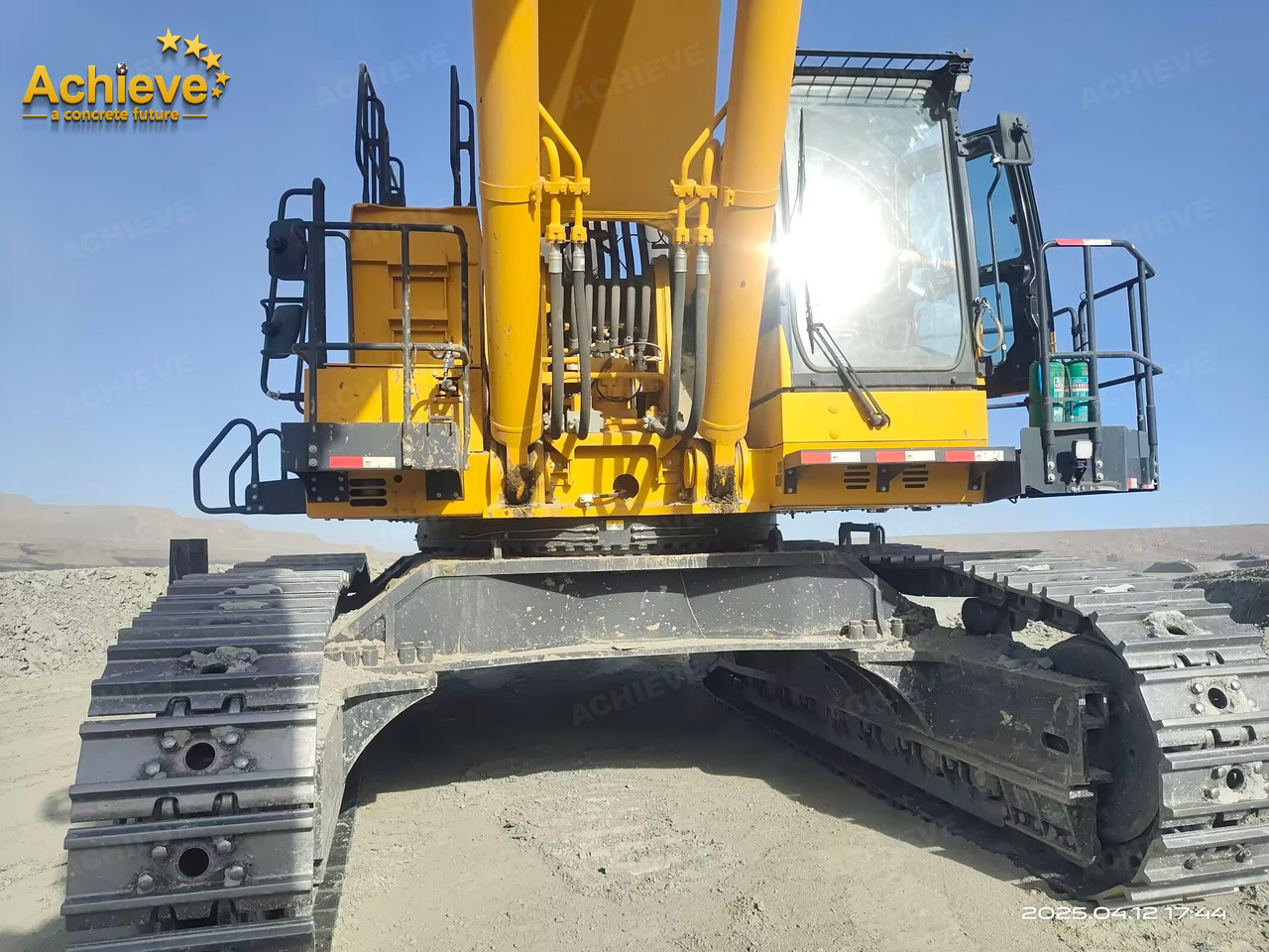 Komatsu 【ACHIEVE】TOP CONDITION!!! PC1250-11R 2024 3181h Horsepower (HP) 758 HP @ 1,800 rpm Operating weight (lbs) 269,300 - 272,600 Bucket Capacity (yd3) 5.3-9.5 - Escavadora de rastos: foto 3 Komatsu 【ACHIEVE】TOP CONDITION!!! PC1250-11R 2024 3181h Horsepower (HP) 758 HP @ 1,800 rpm Operating weight (lbs) 269,300 - 272,600 Bucket Capacity (yd3) 5.3-9.5 - Escavadora de rastos: foto 3