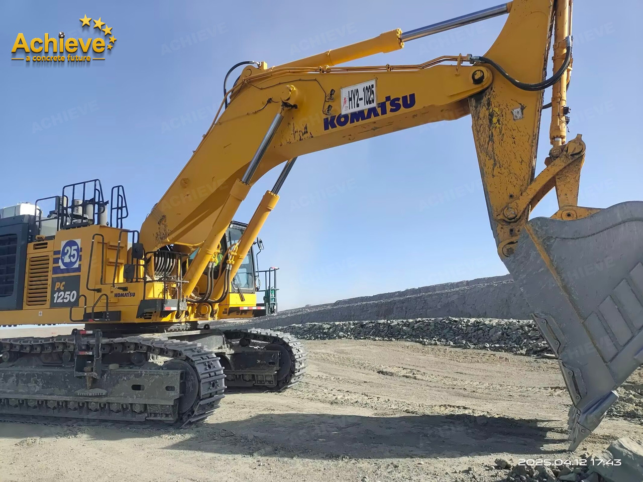 Komatsu 【ACHIEVE】TOP CONDITION!!! PC1250-11R 2024 3181h Horsepower (HP) 758 HP @ 1,800 rpm Operating weight (lbs) 269,300 - 272,600 Bucket Capacity (yd3) 5.3-9.5 - Escavadora de rastos: foto 1 Komatsu 【ACHIEVE】TOP CONDITION!!! PC1250-11R 2024 3181h Horsepower (HP) 758 HP @ 1,800 rpm Operating weight (lbs) 269,300 - 272,600 Bucket Capacity (yd3) 5.3-9.5 - Escavadora de rastos: foto 1