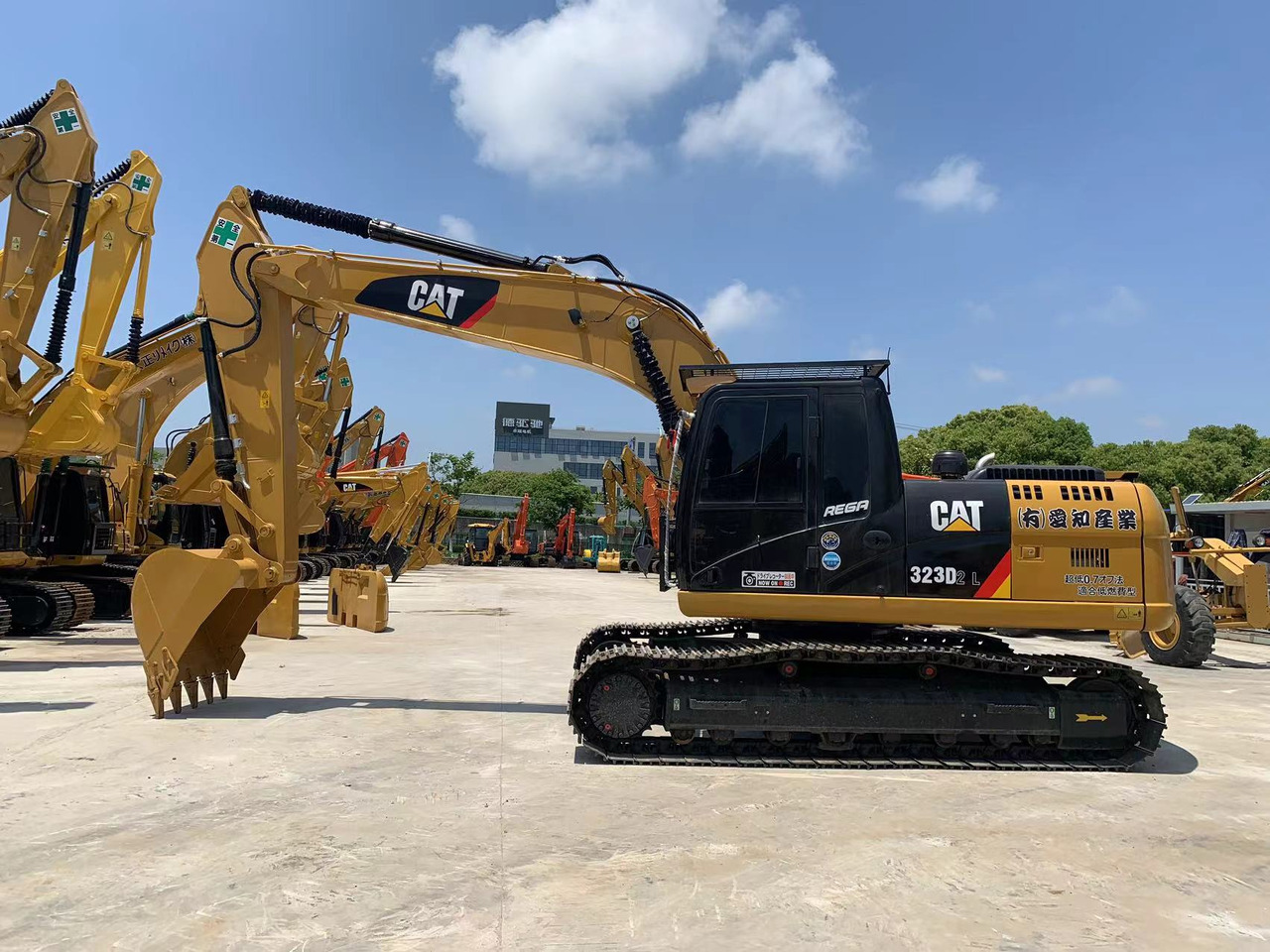 Caterpillar Excavator 320, 323 with Mechanical Engine Mitsubishi S6K - Escavadora de rastos: foto 2 Caterpillar Excavator 320, 323 with Mechanical Engine Mitsubishi S6K - Escavadora de rastos: foto 2