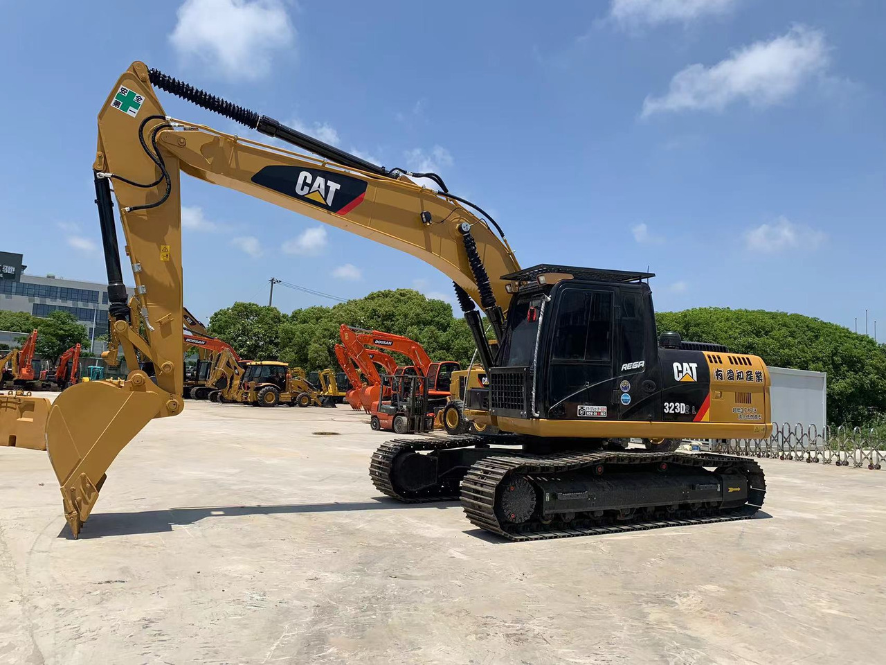 Caterpillar Tracked Excavator CAT 323D, 323D2 for Bolivia - Escavadora de rastos: foto 2 Caterpillar Tracked Excavator CAT 323D, 323D2 for Bolivia - Escavadora de rastos: foto 2