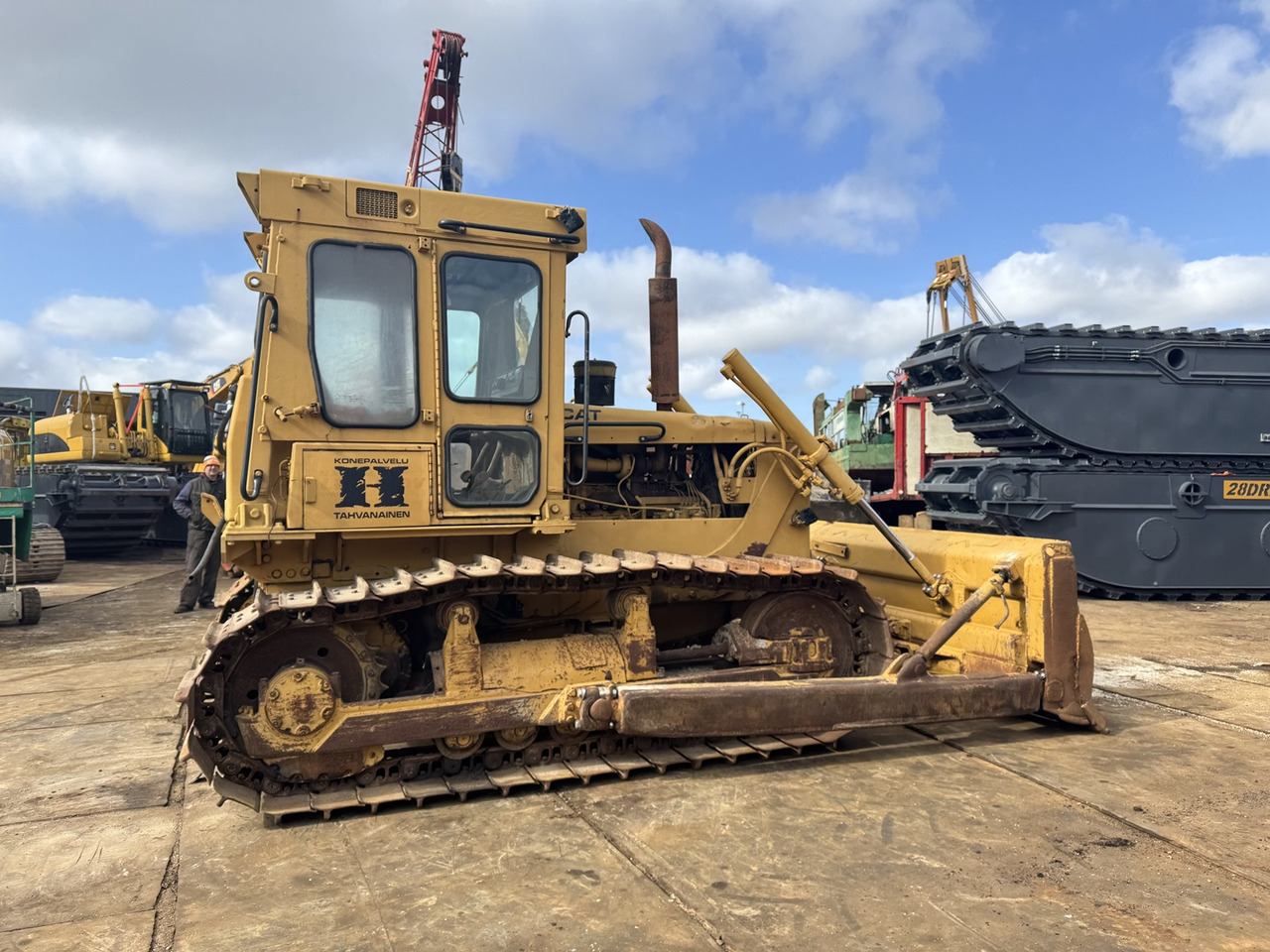 Caterpillar Used Bulldozer CAT D6D Good Price Tracked Tractor - Buldôzer: foto 2 Caterpillar Used Bulldozer CAT D6D Good Price Tracked Tractor - Buldôzer: foto 2