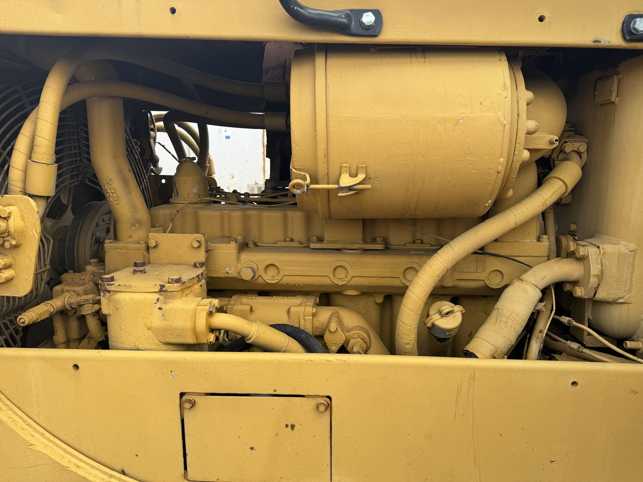 Caterpillar Used Bulldozer CAT D6D Good Price Tracked Tractor - Buldôzer: foto 5 Caterpillar Used Bulldozer CAT D6D Good Price Tracked Tractor - Buldôzer: foto 5