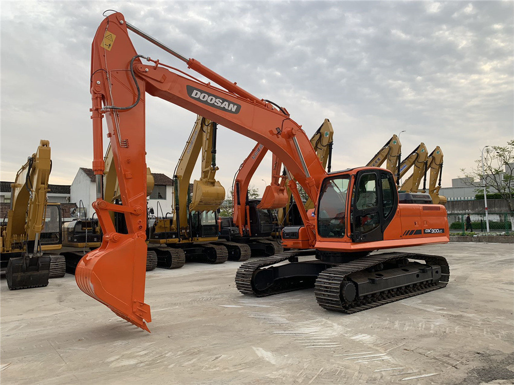 Doosan Used Doosan DX300 Excavator for Sale – Durable Chassis, Great Price for Municipal Work - Escavadora de rastos: foto 4 Doosan Used Doosan DX300 Excavator for Sale – Durable Chassis, Great Price for Municipal Work - Escavadora de rastos: foto 4