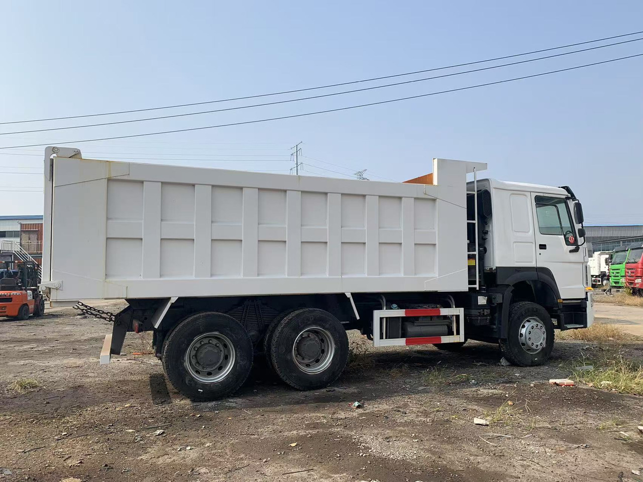 Howo Secondhand Commercial Vehicle 10-wheels HOWO Dumper Truck 6x4 Left Hand Drive Tipper Truck - Caminhão basculante: foto 2 Howo Secondhand Commercial Vehicle 10-wheels HOWO Dumper Truck 6x4 Left Hand Drive Tipper Truck - Caminhão basculante: foto 2