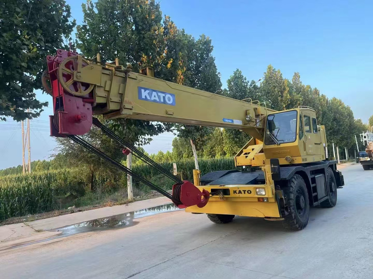 KATO KR250 Good Price 25 ton Rough Terrain Crane - Guindaste móvel: foto 2 KATO KR250 Good Price 25 ton Rough Terrain Crane - Guindaste móvel: foto 2