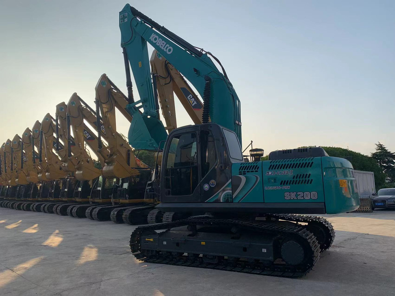 Kobelco Secondhand Excavator SK200 Cheap price - Escavadora de rastos: foto 1 Kobelco Secondhand Excavator SK200 Cheap price - Escavadora de rastos: foto 1