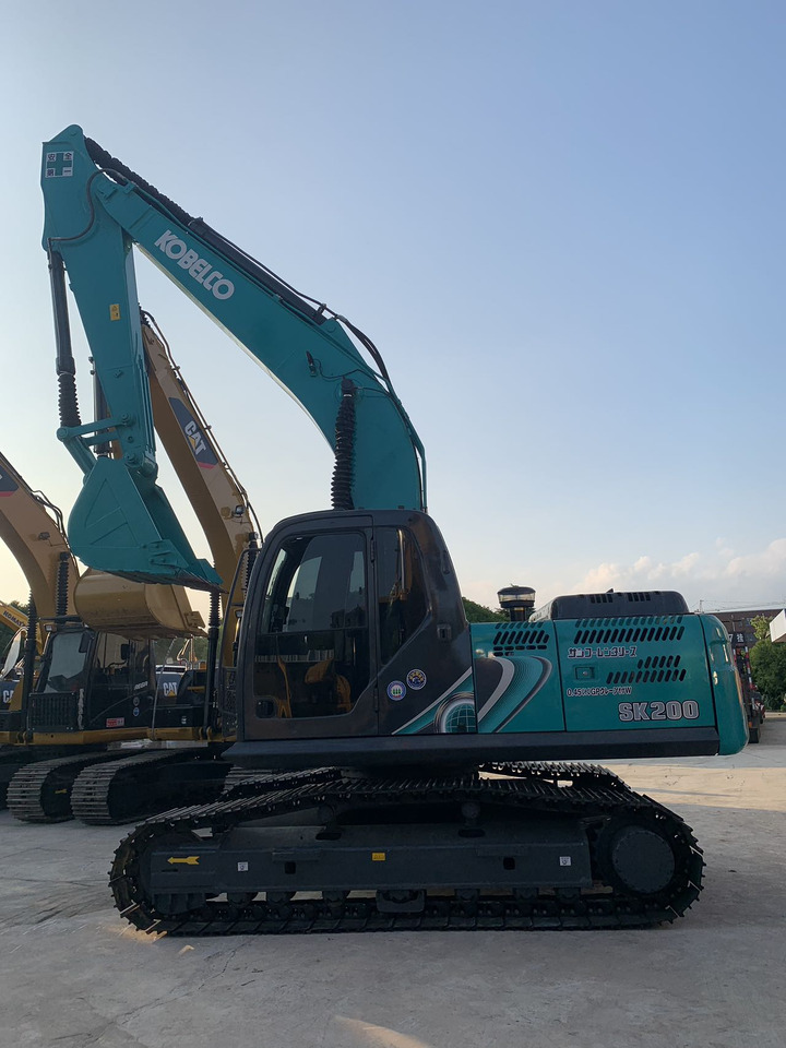Kobelco Secondhand Excavator SK200 Cheap price - Escavadora de rastos: foto 3 Kobelco Secondhand Excavator SK200 Cheap price - Escavadora de rastos: foto 3