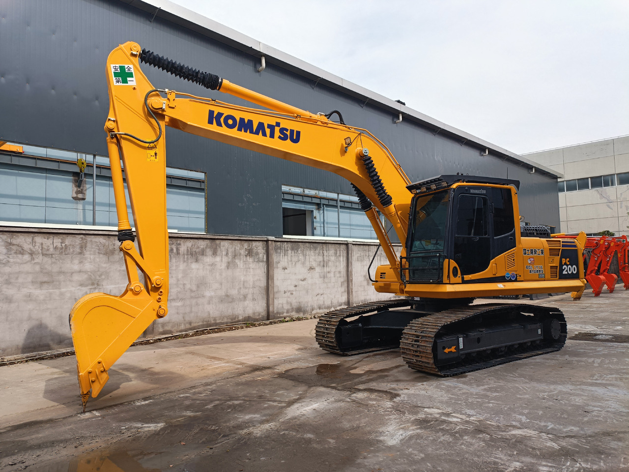 Komatsu Tracked Excavator PC200 Secondhand Condition - Escavadora de rastos: foto 3 Komatsu Tracked Excavator PC200 Secondhand Condition - Escavadora de rastos: foto 3