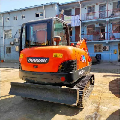 Super Good Slightly Used Mini Excavator Doosan Dh55, Dh60 Small Digger for Sale - Escavadora de rastos: foto 1 Super Good Slightly Used Mini Excavator Doosan Dh55, Dh60 Small Digger for Sale - Escavadora de rastos: foto 1