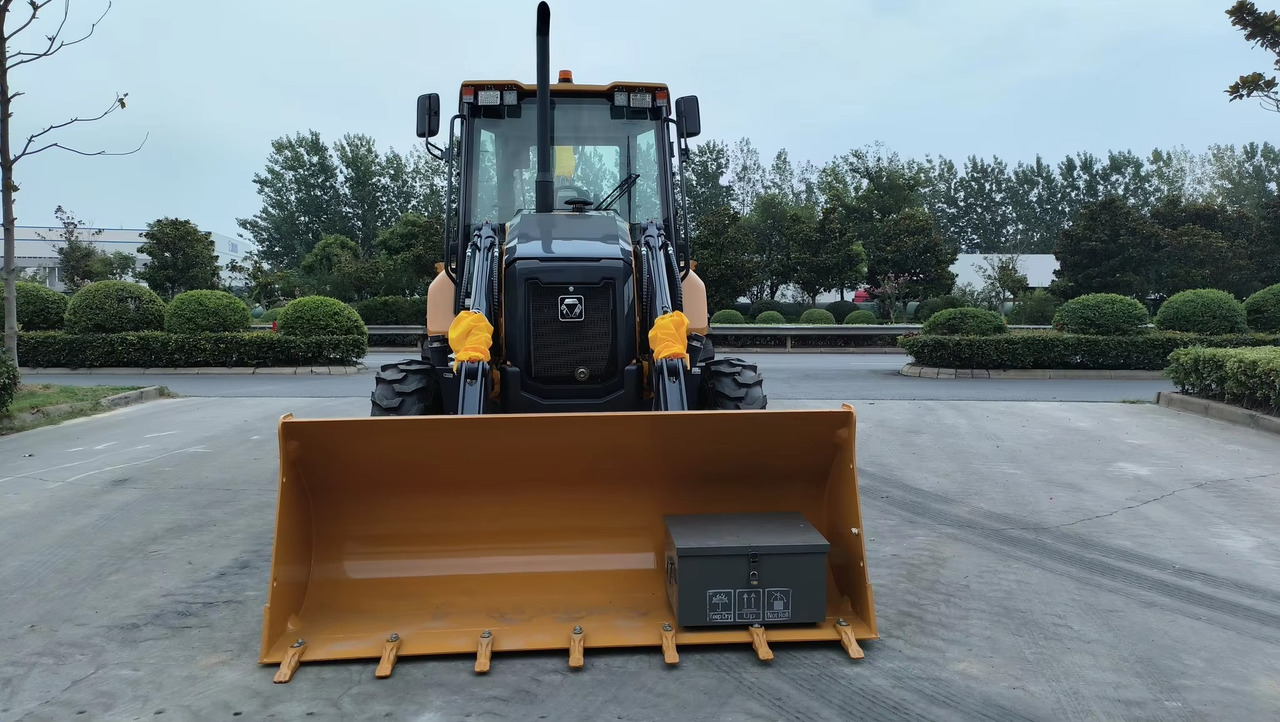 XCMG 2026 Year New XCMG XC8-2570 Backhoe Loader – 74 kW, 1.0m³ Bucket, 4.4m Dig Depth, 2.5 Ton Rated Load - Retroescavadeira: foto 4 XCMG 2026 Year New XCMG XC8-2570 Backhoe Loader – 74 kW, 1.0m³ Bucket, 4.4m Dig Depth, 2.5 Ton Rated Load - Retroescavadeira: foto 4