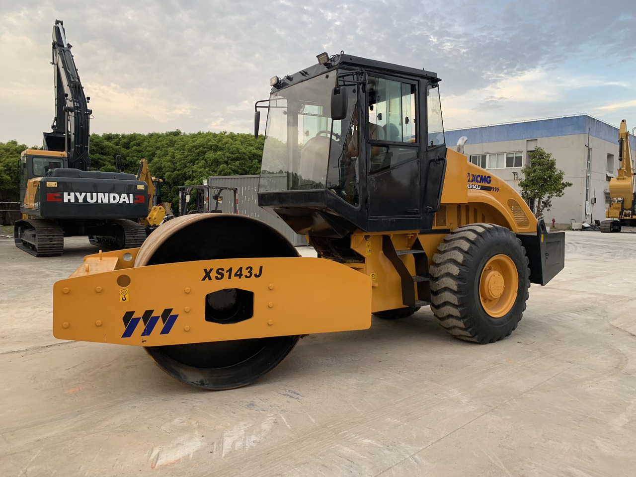 XCMG XS143J Vibratory Road roller Secondhand Condition - Compactador de asfalto: foto 2 XCMG XS143J Vibratory Road roller Secondhand Condition - Compactador de asfalto: foto 2