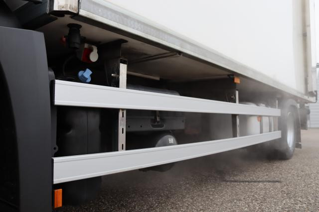 Mercedes-Benz Antos 1832 L - Caminhão frigorífico: foto 3 Mercedes-Benz Antos 1832 L - Caminhão frigorífico: foto 3