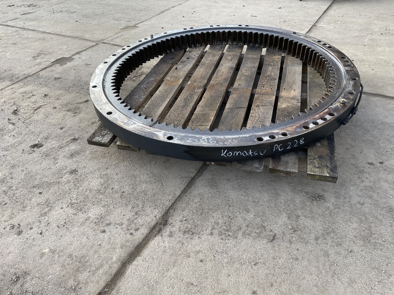 KOMATSU PC 228 - Coroa de giro de Escavadeira: foto 5 KOMATSU PC 228 - Coroa de giro de Escavadeira: foto 5