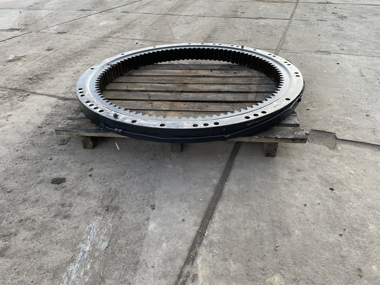 KOMATSU PC 228 - Coroa de giro de Escavadeira: foto 1 KOMATSU PC 228 - Coroa de giro de Escavadeira: foto 1