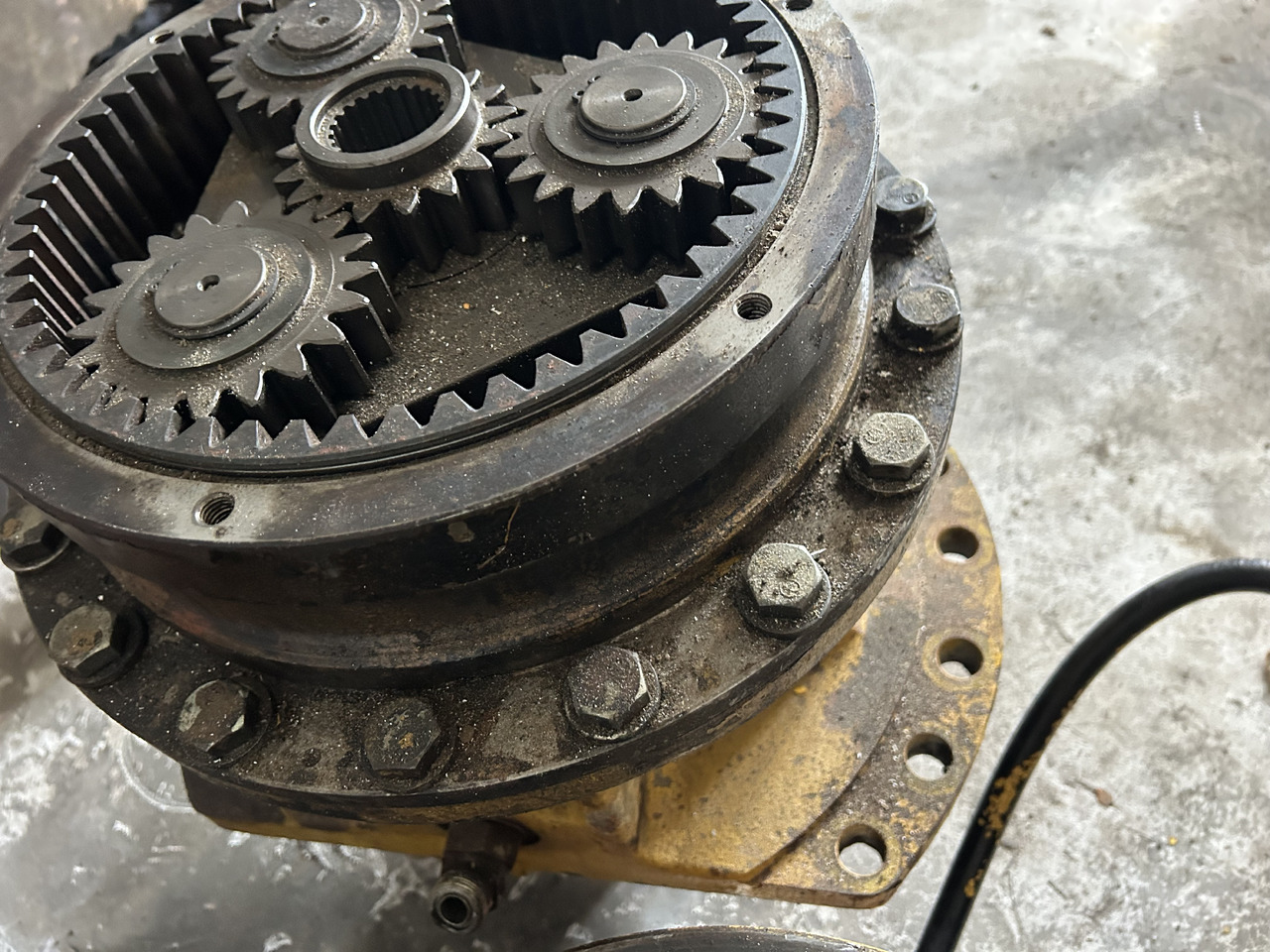 Komatsu PC210 - Motor de giro de Escavadeira: foto 5 Komatsu PC210 - Motor de giro de Escavadeira: foto 5