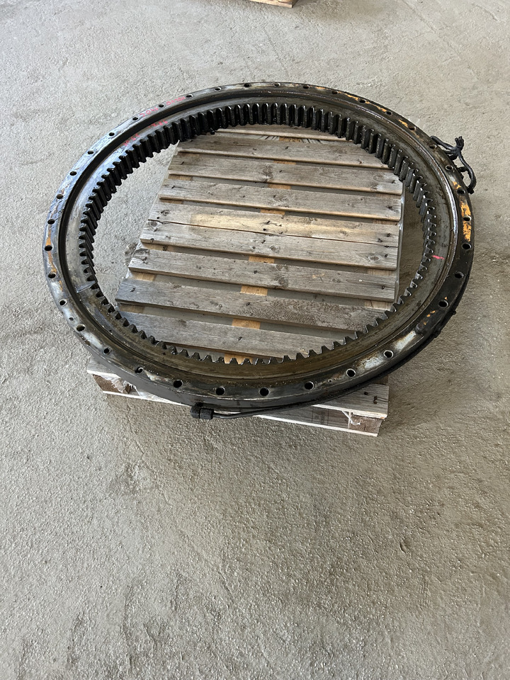 Volvo EW140C - Coroa de giro de Escavadeira de rodas: foto 3 Volvo EW140C - Coroa de giro de Escavadeira de rodas: foto 3